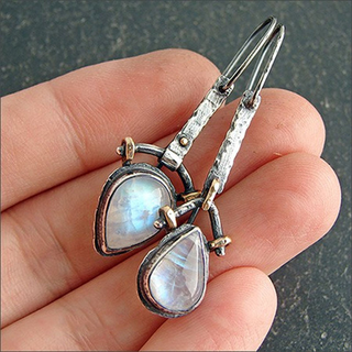 Nymeria | Vintage Moonstone Earrings