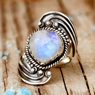 Harper | Moonstone Spiral Ring