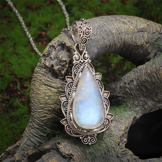 Seren | Vintage Moonstone Pendant Necklace